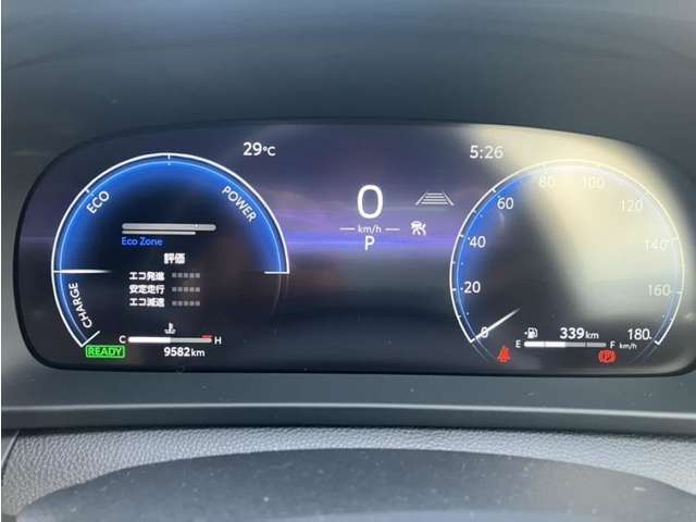当社が誇るお車の洗浄メニュー”まるまるクリン”済みですので、室内もキレイ。気持ちよくお乗り頂けます。 まるまるクリンでは下回りの錆止め塗装、ボディのガラスコーティング、室内のスチーム洗浄を行います。