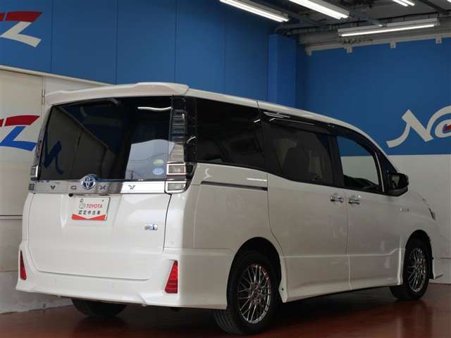 認定検査員が1台1台車両を細かくチェック！車両検査証明書を見れば、おクルマの状態がまる分かり☆