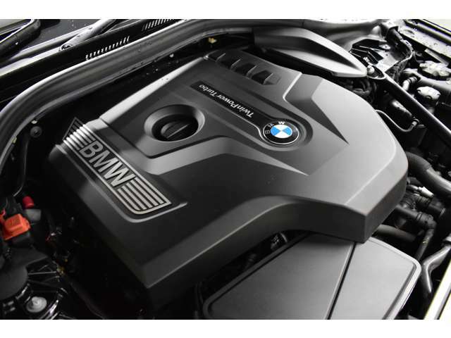 252馬力（カタログ値）を発生する直列4気筒BMWツインパワーターボエンジンを搭載し、駆け抜ける喜びを存分にご堪能いただけます！