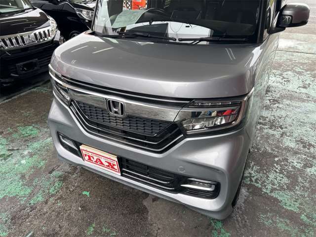 オークション鑑定書を見ながら修復歴の箇所やキズの箇所のご説明、中古車の不安を解消し安心してお車を選んで頂けます♪