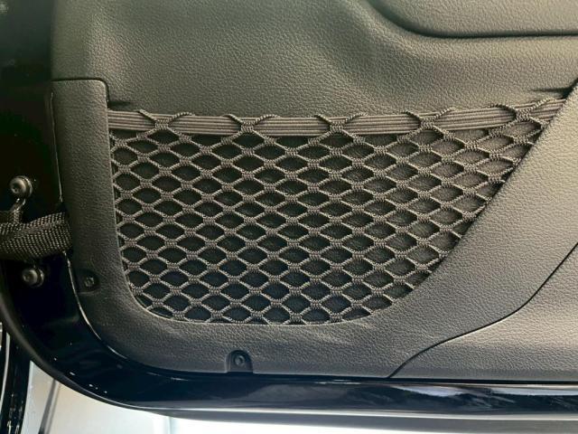 ドアポケットには小物も収納できます。