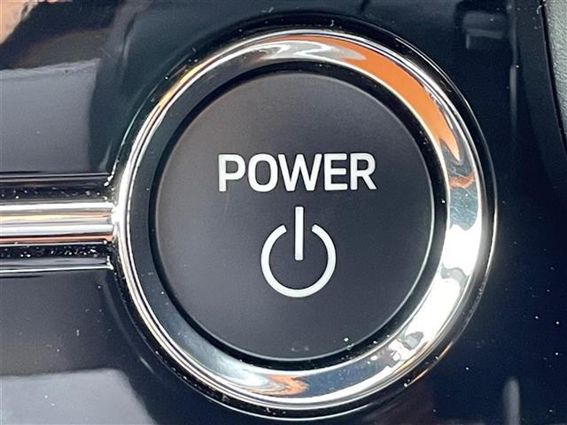 気になる車はすぐにお問い合わせください！画面右側の0066から始まる無料ダイヤルからお問い合わせ下さい！専門スタッフがお車のご質問にお答えいたします！