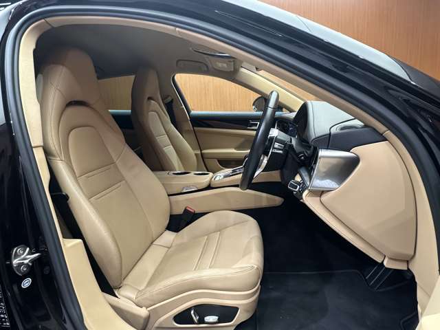 安心してカーライフを始めていただくことが出来るよう、納車前にディーラー整備工場もしくは熟練メカニックが在籍する輸入車専門の整備工場にて点検を行い、必要な整備を実施いたします。