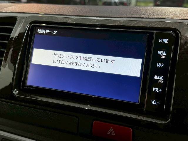 純正7インチナビ。フルセグ、ブルートゥースお楽しみいただけます。