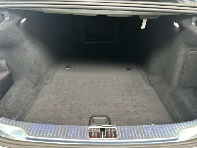 メルセデス・ベンツ車は、妥協を許さない常に高水準の技術と品質をもって製造されており、いつもでも変わらぬ価値を提供いたしております。在庫車両のお問い合わせは044-967-1381にご連絡下さい。