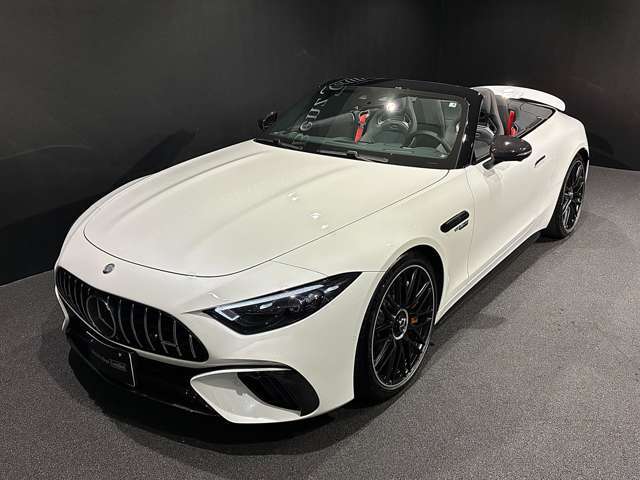 メルセデスの認定中古車「サーティファイドカー」世の中に存在する数ある中古車の中でも、メルセデス独自の厳しい基準をクリアした品質を持つ中古車です。「走行距離無制限保証」・「24時間ツーリングサポート」