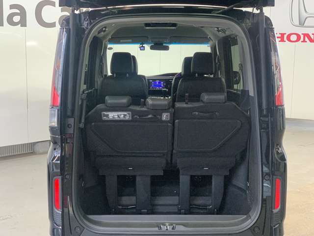 ラゲッジルームも広く、たくさんのお荷物が詰めます！