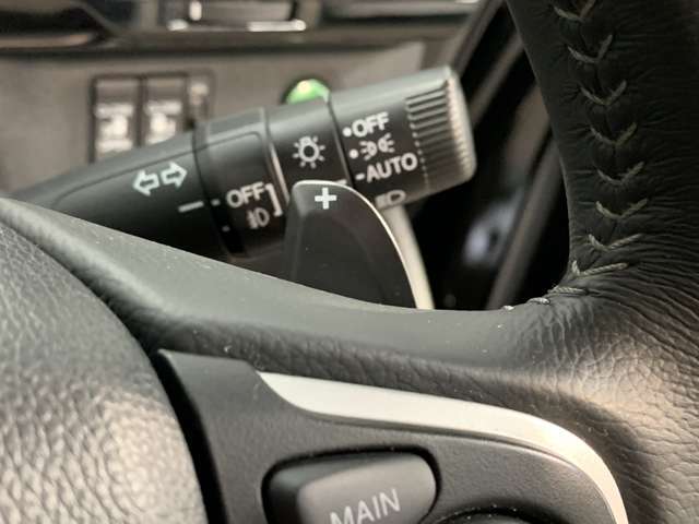パドルシフトでマニュアル感覚の運転をお楽しみください！