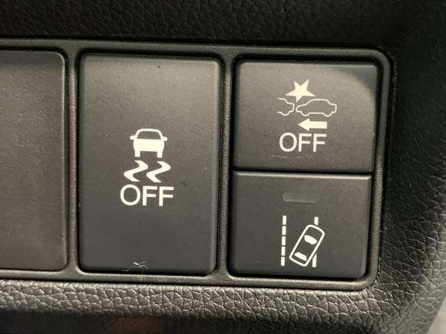 横滑り防止機能装置、VSAを装備、F1レースの世界から一般車へ技術応用された先進安全装備です。やはりHONDAですね♪