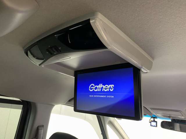 リア席モニター搭載で後ろに乗ったお子様も楽しくドライブ可能です