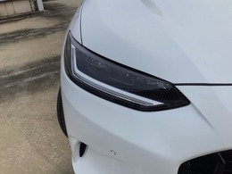 【LEDヘッドライト】大光量で夜道や雨の日の安心感を高めるLEDヘッドライト。周囲の明るさに応じて自動点灯・消灯/ライトの消し忘れも防げるオートライトコントロール付！