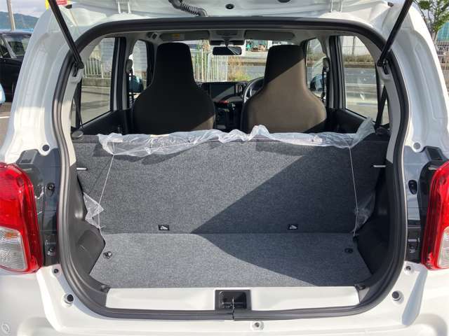 ■親切・丁寧な接客をお約束■　初めてお車のご購入を検討されている方や、お車についてあまり詳しくない方にも分かりやすい接客を心掛けております。女性営業スタッフも在籍！購入に不安がある女性の方もぜひ♪