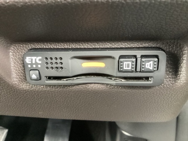 ETC付いてます。ETCが使用可能な道路通行料はキャッシュレスでスマートに走行できます。再セットアップして納車致します。