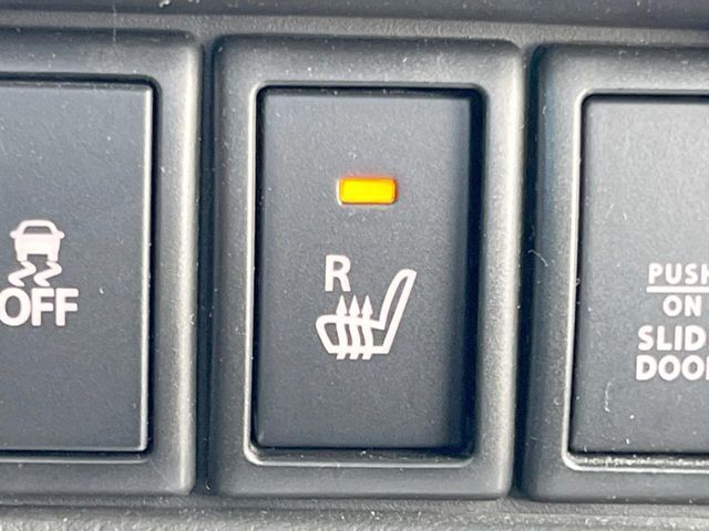 【シートヒーター】寒い日に重宝するシートヒーター！エアコンより早く温まってくれるので寒がりの人も安心ですね♪エアコンの温風は乾燥するから苦手、という方にもをおすすめです。