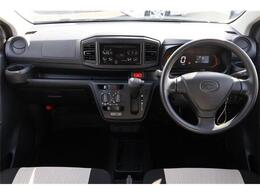 前席全体　目線も高く広い視界で安心して運転することができますね！