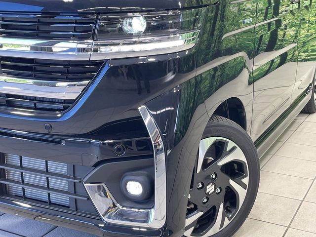 【LEDヘッドライト】悪天候や夜間走行時も良好な視界を確保し安心して運転できる高輝度LEDヘッドライトを装備！点灯速度が早く、消費電力も抑えられています。