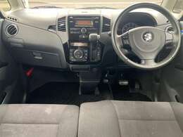 すっきりシンプルなインパネ周りです♪