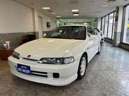 定期的なメンテナンスをホンダ正規ディーラー様にてきちんとされてきた内外装機関素晴らしいコンディションを維持されており美しいです。