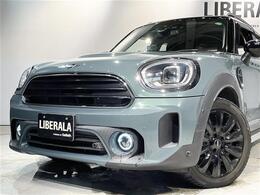 LIBERALA店舗は全て、株式会社IDOM　直営店でございます。地域に密着した在庫展示を行なっております。その店舗でしか展示されないお車もございますので、お客様にとってお気に入りの店舗が見つかるかも