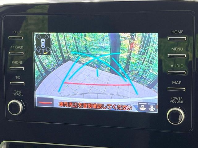 【バックカメラ】駐車時に後方がリアルタイム映像で確認できます。大型商業施設や立体駐車場での駐車時や、夜間のバック時に大活躍！運転スキルに関わらず、今や必須となった装備のひとつです！