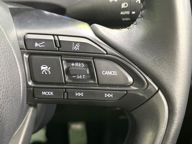 【レーダークルーズコントロール】高速道路での長距離走行が楽に！！自動で速度を保つクルーズコントロールが、衝突軽減システムと連携し、前方の車両を感知して車間を保つように速度調節してくれます！！