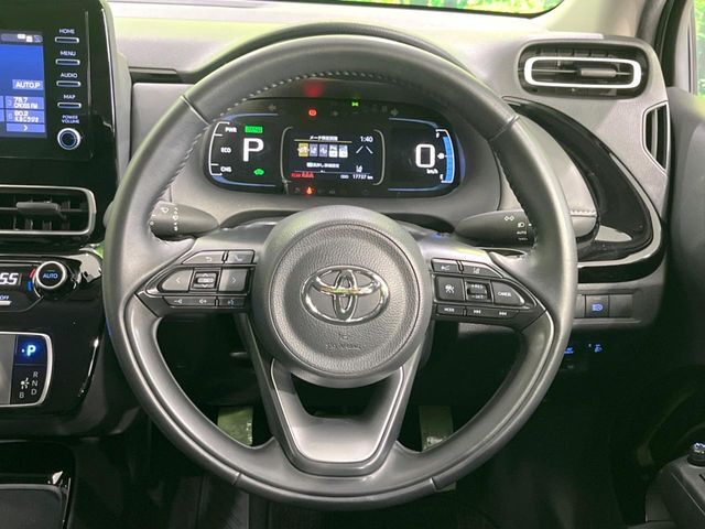 【ステアリングスイッチ】運転中、前方から目線をそらすことなく、オーディオ等の操作が可能な便利機能！安心＆快適なドライブを演出してくれます♪