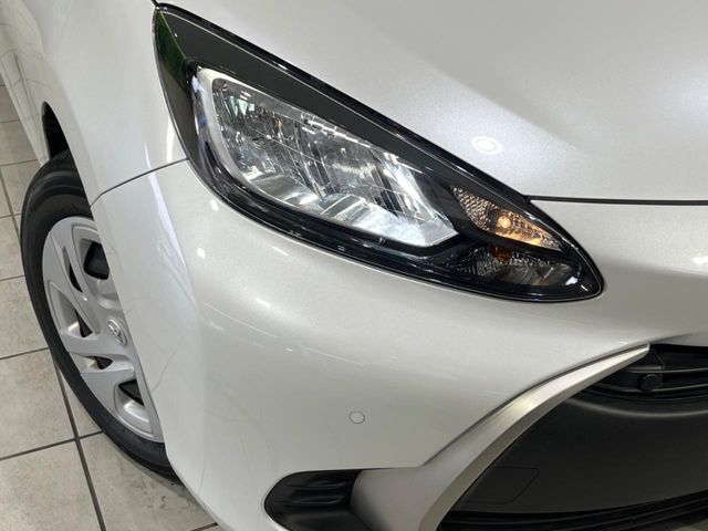 【LEDヘッドライト】悪天候や夜間走行時も良好な視界を確保し安心して運転できる高輝度LEDヘッドライトを装備！点灯速度が早く、消費電力も抑えられています。