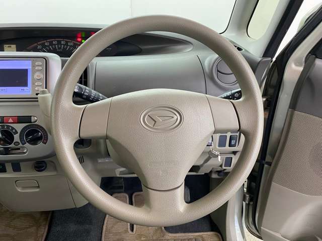 豊富な知識量を備えた自動車販売歴20年のスタッフが在籍している親切丁寧でアットホームなお店です！女性のお客様もお気軽にご来店ください！　【カーセンサーお問合せ用無料TEL：0078-6002-280014】