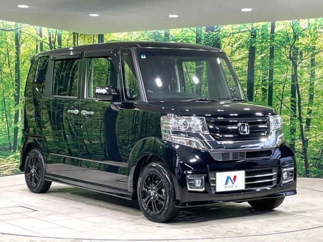 大好評のボディコーティング「弾スプラッシュコート」もご納車までに施工可能。通常のガラスコートと異なる、耐久年数6年の無機質ガラスコーティングが、ボディをキレイな状態に保ってくれます。