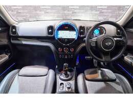 数ある自動車販売店の中からGD　AUTO北大阪店の在庫車両にご興味頂きありがとうございます♪当店在庫車両は全て拘りの一台ですので、是非お好みの車両をお選びください！TEL：072-657-8770