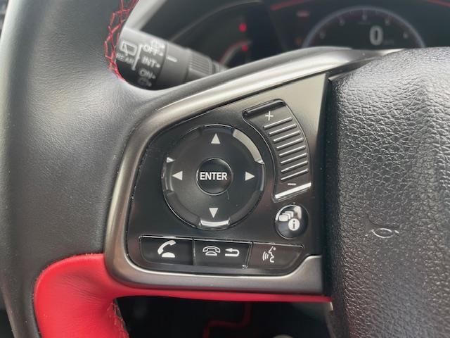 気になる車はすぐにお問い合わせください！画面右側の0066から始まる無料ダイヤルからお問い合わせ下さい！専門スタッフがお車のご質問にお答えいたします！