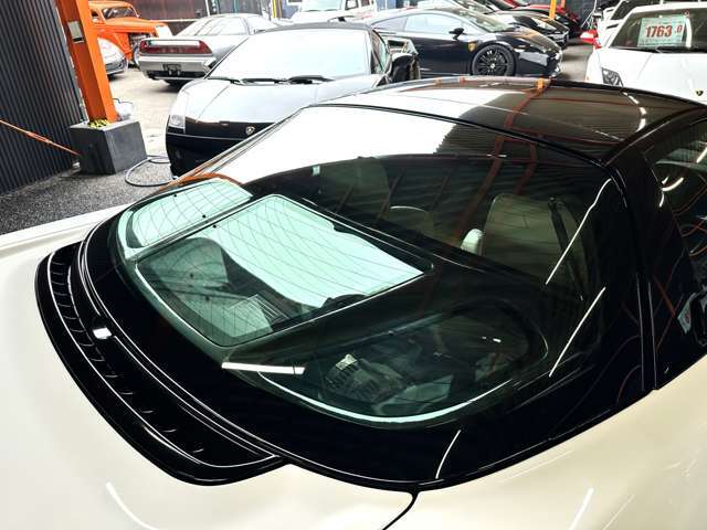 ◆リッツガレージでは厳選して仕入れを行なった良質な車輛を多数展示しています！ショールームにて室内保管での展示となっています！雨天関わらずゆっくりと在庫車両を御覧頂けます◆