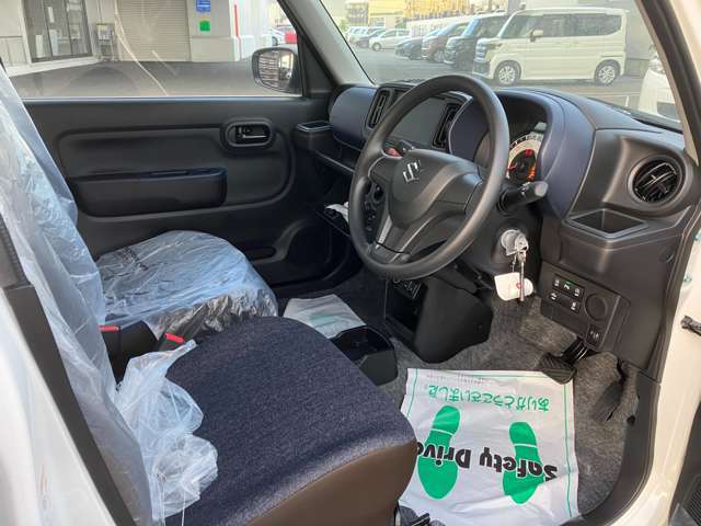 大切な愛車を見つけるお手伝いから始まり、ご購入後もできるだけ長く、安全にお乗りいただけるようにアフターサポートにも全力で取り組んでいます。