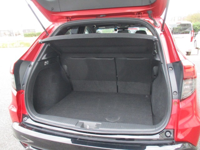 荷室は十分な広さです☆