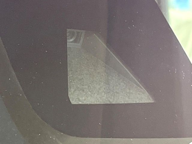 【トヨタセーフティセンス】走行中に前方の車両等を認識し、衝突しそうな時は警報とブレーキで衝突回避と被害軽減をアシスト。より安全にドライブをお楽しみいただけます。