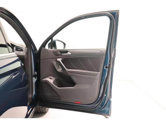 納車前点検では71項目にわたる厳しいチェックを行い、《エンジンオイル》、《オイルフィルター》、《ワイパーブレードゴム》《純正バッテリー》を交換してのご納車致します！！