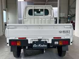 【スタッフ】カー工房はスタッフ一丸となり、お客様のカーライフのお手伝いを通じて地域社会に貢献致します☆皆様のご来店をスタッフ一同心よりお待ち申し上げます。