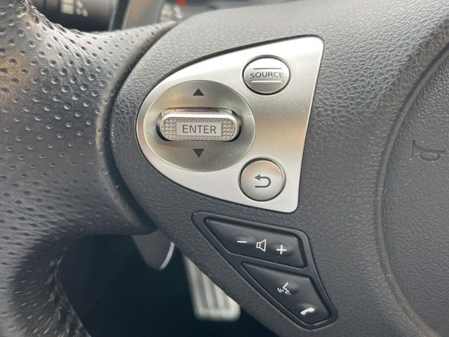 【ステアリングスイッチ】運転中、前方から目線をそらすことなく、オーディオ等の操作が可能な便利機能！安心＆快適なドライブを演出してくれます♪
