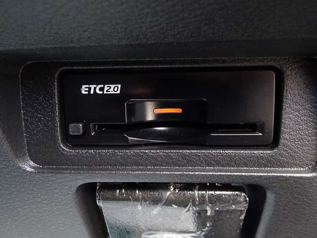 【ETC】今や必需品のETC！高速道路料金所で小銭の出し入れをする必要もなくスムーズに！ETC搭載車両しか通過できないスマートICも利用できます。