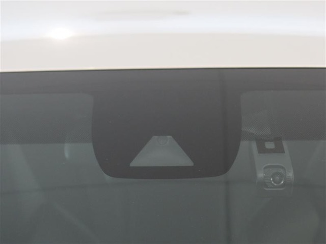 サポカーは、高齢運転者を含めたすべてのドライバーによる交通事故の発生防止・被害軽減対策の一環として、国が推奨する新しい自動車安全コンセプトです。詳しくは販売店スタッフまでおたずねください。