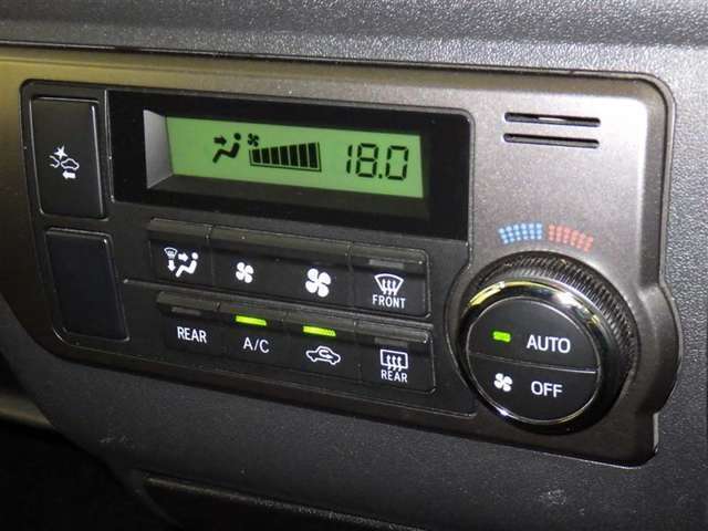 【オートエアコン】お好みの温度に設定して頂くと、車内の温度を自動調整♪快適にクルマの中を過ごして頂けます。