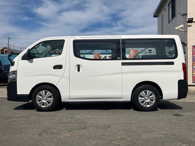 お車でお越しの方！東京方面からお越しの方は、新青梅街道「滝山南」の信号を北上して頂き「下里二丁目」の信号を所沢方面へ進んで頂きますと右手に御ございます！当店は所沢街道に面している場所にございます！
