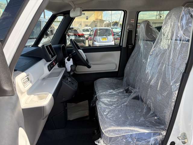 車両をご掲載にあたって車両写真でお車の状態が全て伝わるように意識しております！内外装の傷や汚れは全て確認して撮影しております。内装の匂いなど写真でわからないことは直接お電話などでお伝えくださいませ！
