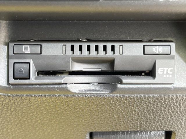 【ETC】高速道路の料金所をストレスなく通過！話題のスポットやサービスエリアに多い「スマートIC」利用時は必須のアイテムです。当店でセットアップを実施、ご納車当日からすぐにご利用いただけます！