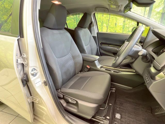 運転席シート廻りは使用感も少なく、良好な状態となっています。前オーナー様が丁寧に使っていたことがよくわかりますね。