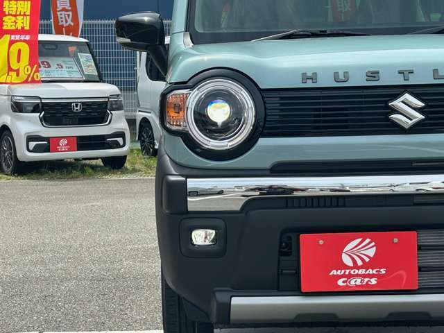 ヘッドライトは純正のLEDでとても明るいです！さらにAUTOライト機能付き！自動でオンオフをしてくれるのでわざわざ電気をつける必要がありません！！