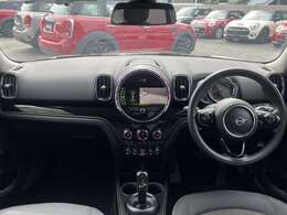 LIBERALAでは多種多様なボディコーティングを取り揃えております。その中でも高級※のコーティングをあなたの一台に。詳しくはコーディネーターがご提案させていただきます。