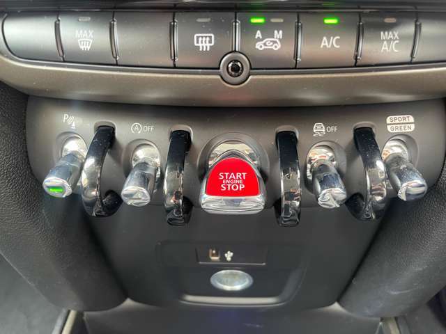 メンテナンスパックはご購入時だけのお得な点検・整備パック(有償)。点検コースと車検コースがございます。詳しくは店舗コーディネーターまでお問い合わせ下さい。