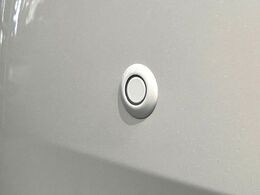 【コーナーセンサー】バンパーに付いたセンサーが障害物を検知！一定の距離に近づくとアラートで教えてくれます♪狭い駐車スペースや車庫入れ時も安心ですね☆