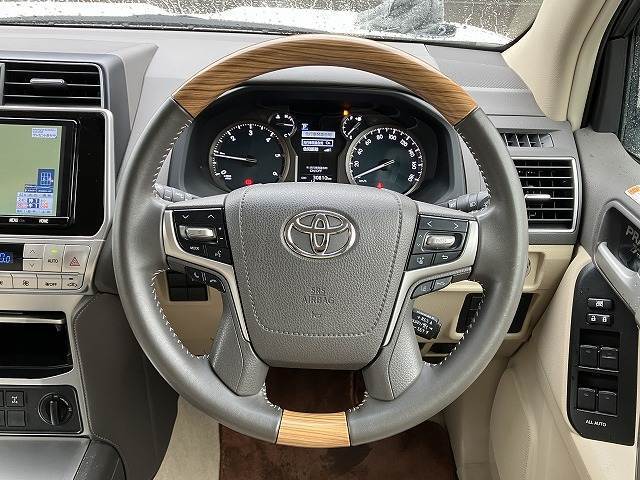 【クルーズコントロール】装備車両です。遠距離ドライブの高速道路などでは大活躍で疲労軽減に役立ちます。